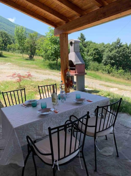 Вилла La Casa Sulla Collina Varsi Экстерьер фото